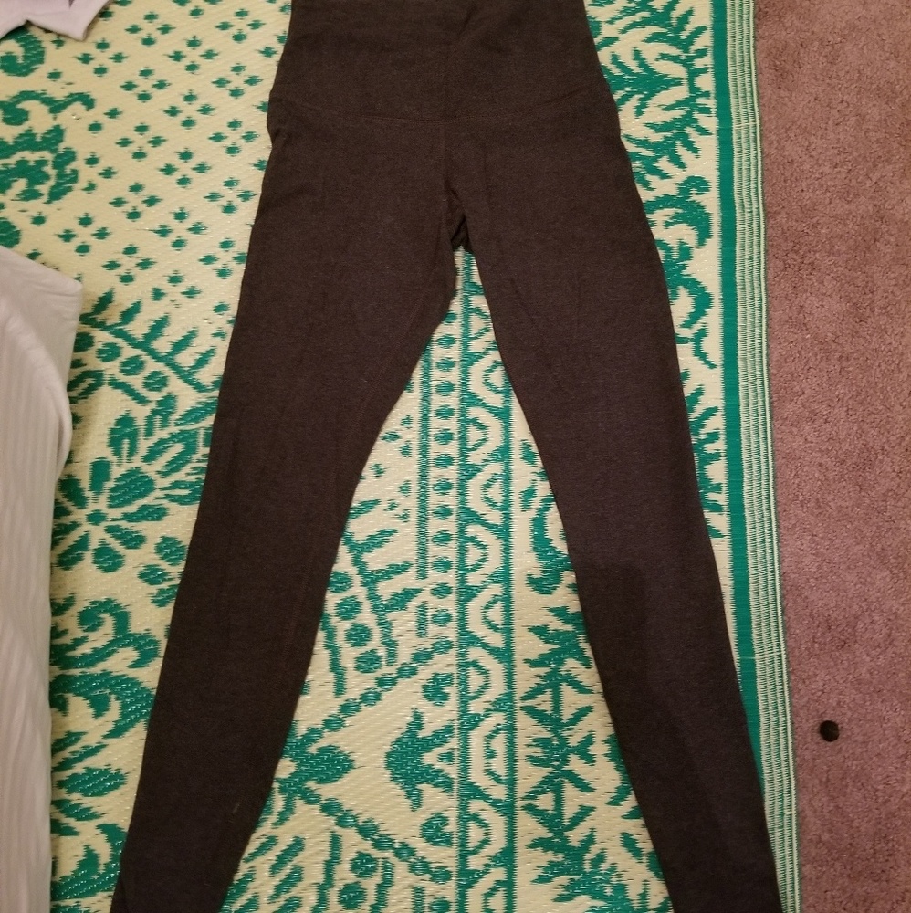 High Waisted Lululemon Wunder Under Size 6
